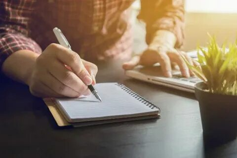 Professional Business Proposal Writing session with Steve Eggleston guiding a client.